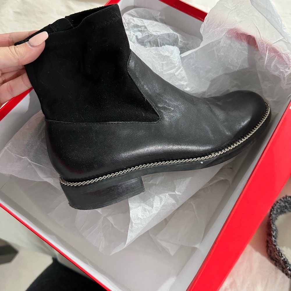 Wishbone Booties - Picture 2 of 3